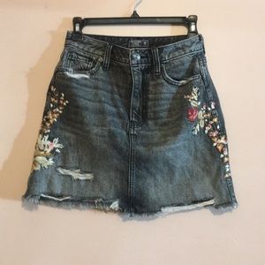 Abercrombie & Fitch Embroidered Skirt - s25 - NWOT